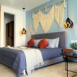 Stylish Loft 4 Blocks From 5 Ave